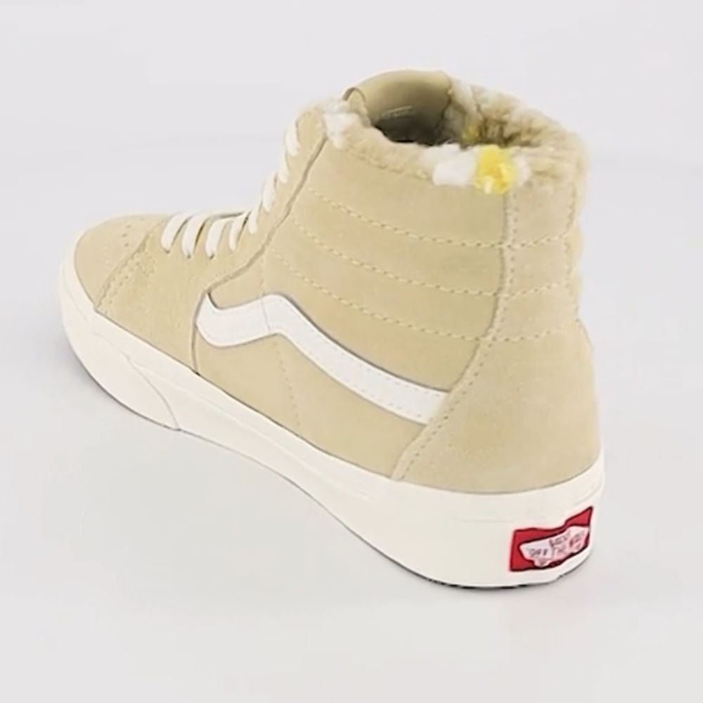 NEW Vans Sk8-Hi Cozy Hug Sherpa Biscotti Sneakers Women’s Size 11 - Picture 2 of 8